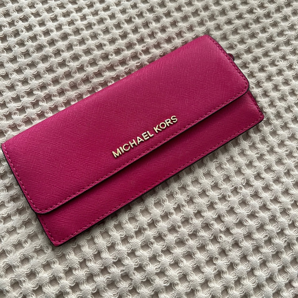 Michael Kors Pink Wallet